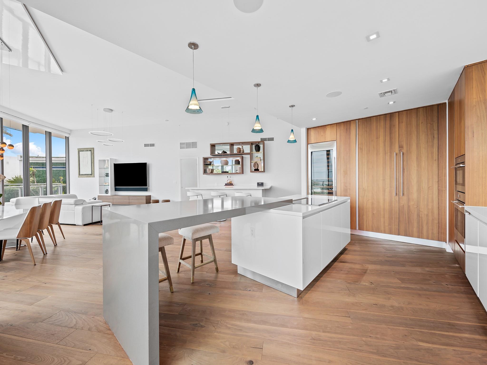 PARAMOUNT FT LAUDERDALE C - Residential