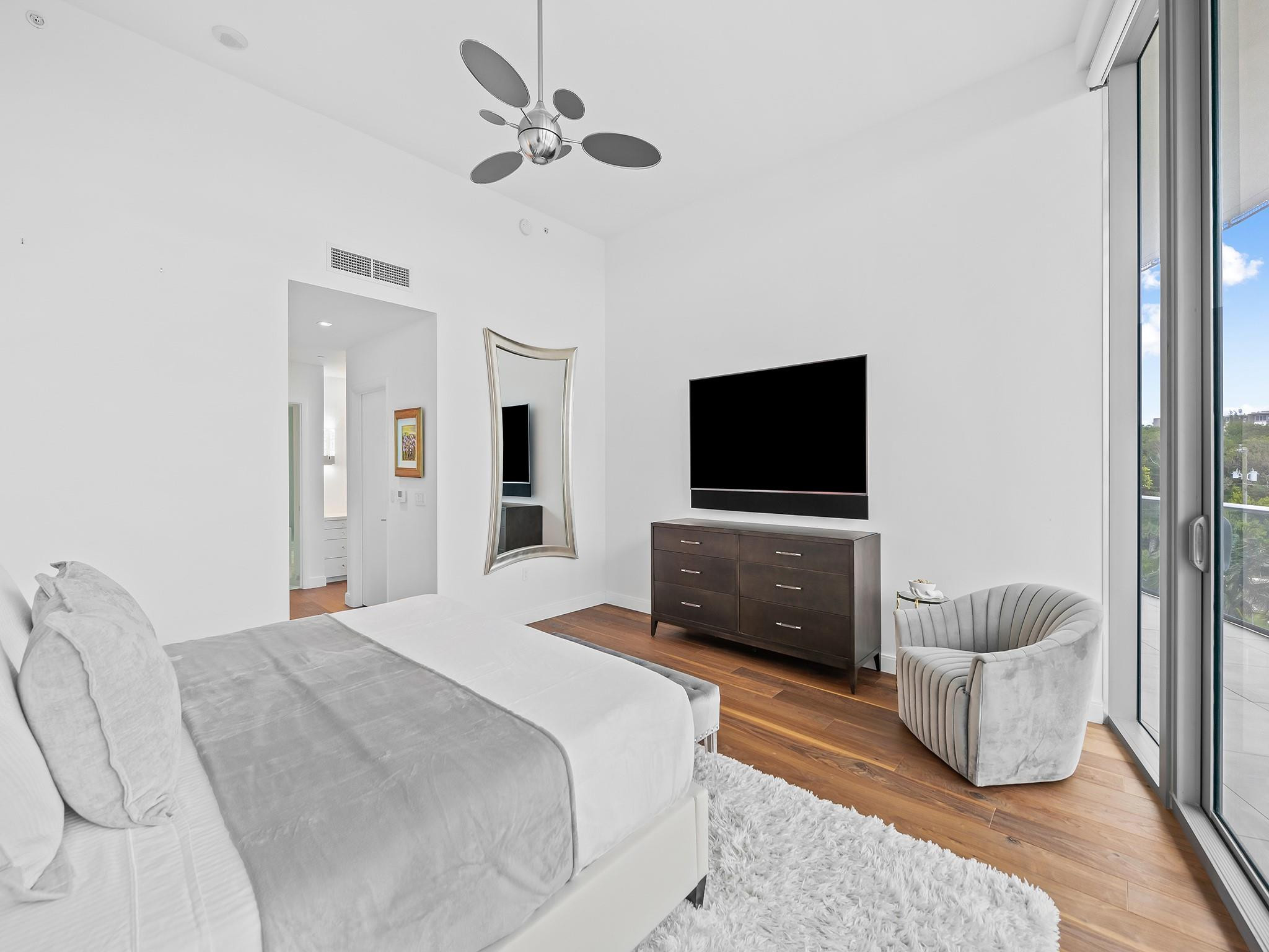 PARAMOUNT FT LAUDERDALE C - Residential