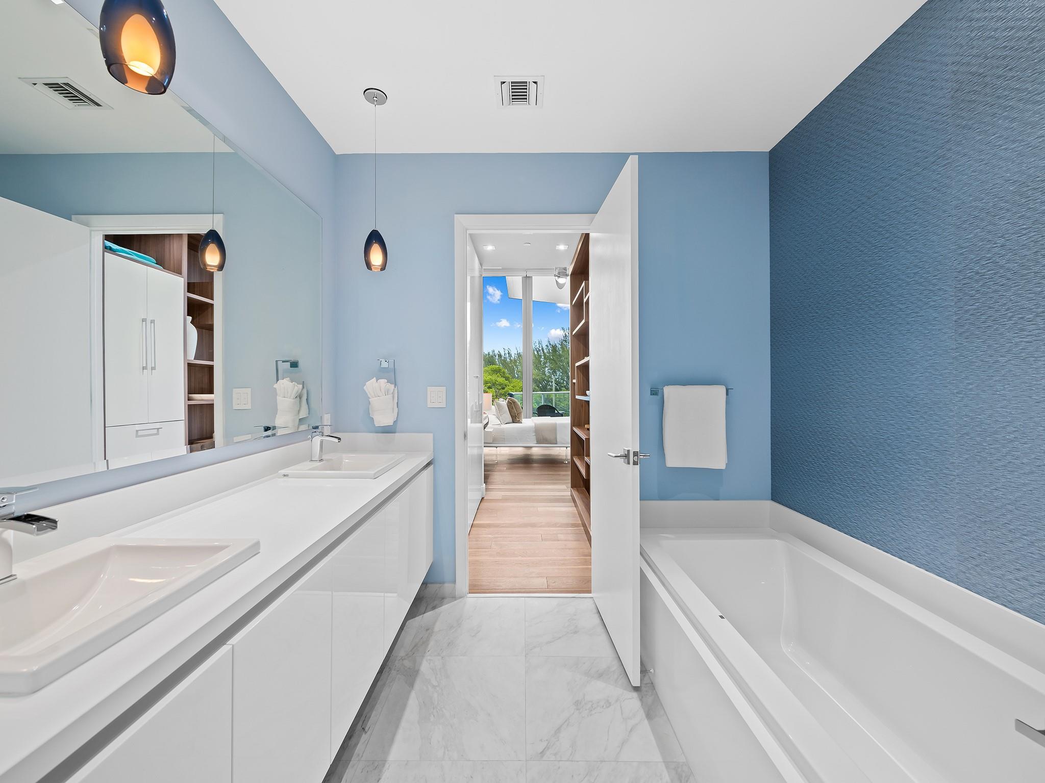 PARAMOUNT FT LAUDERDALE C - Residential