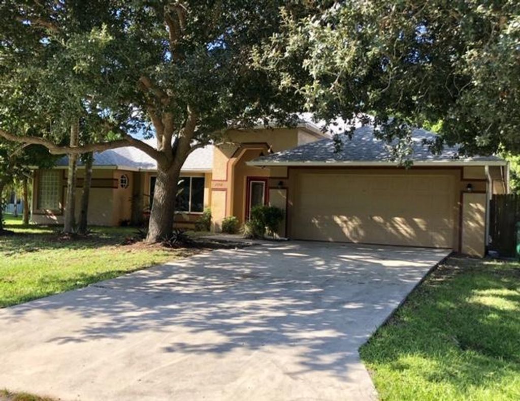 Photo of 2309 SE Longhorn Avenue, Port Saint Lucie, FL 34952 (MLS # R10757606)