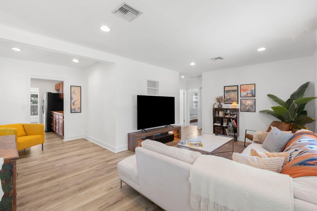 Photo of 1630 NW 4th Avenue, Fort Lauderdale, FL 33311 (MLS # B26015542)