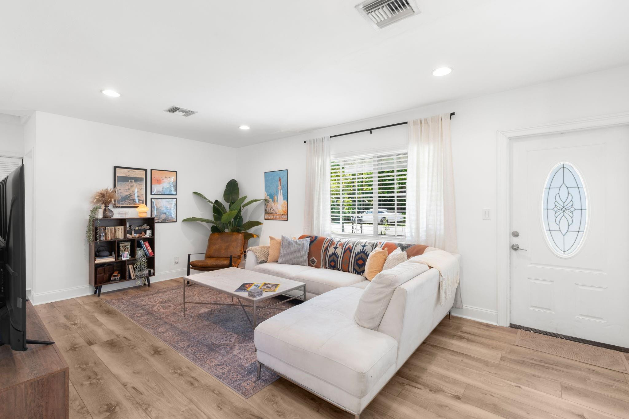 SOUTH MIDDLE RIVER - Residential