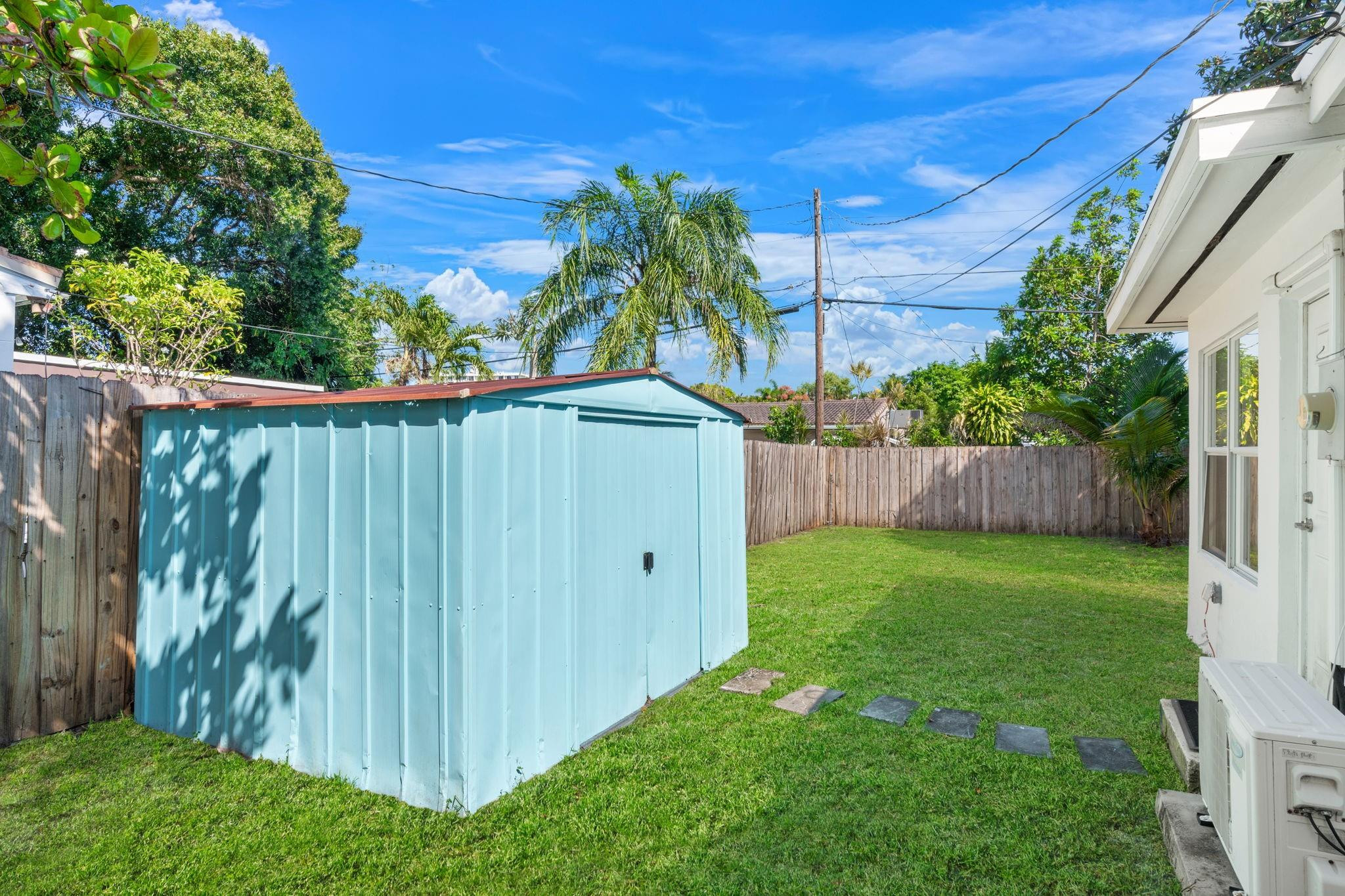 SOUTH MIDDLE RIVER - Residential