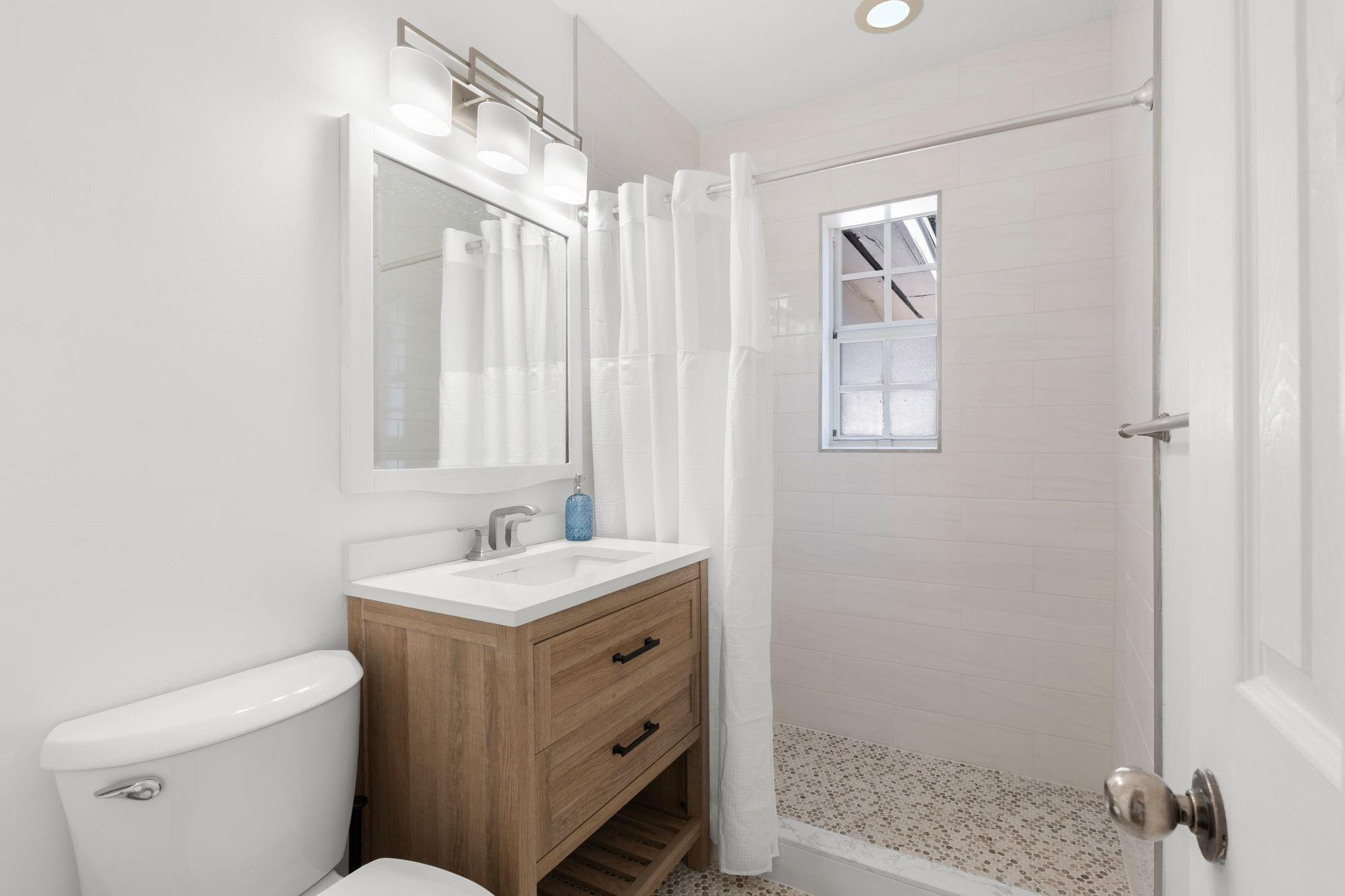 SOUTH MIDDLE RIVER - Residential