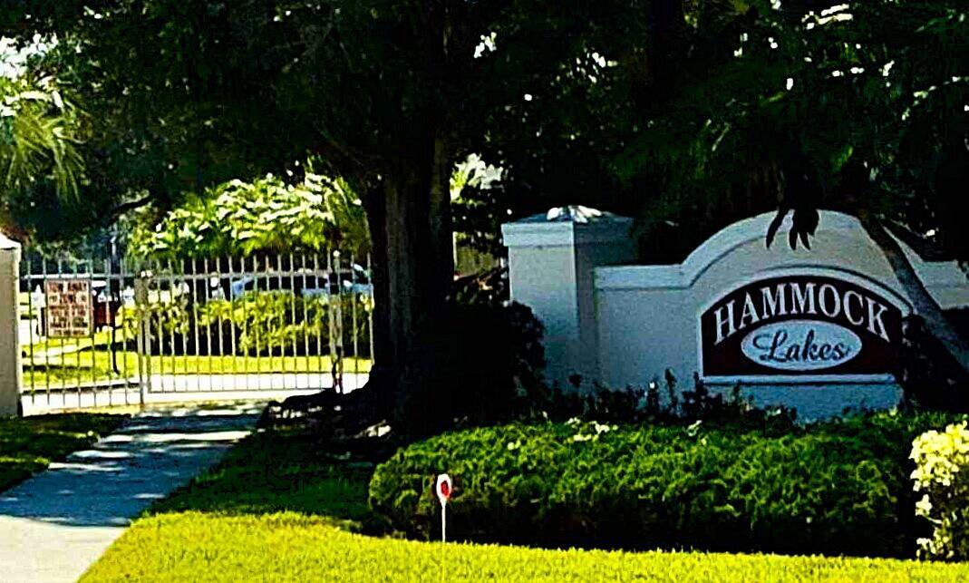 Hammock Lakes - Residential