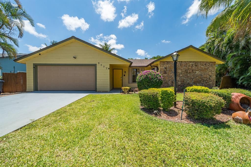 Photo of 9377 Longmeadow Circle, Boynton Beach, FL 33436 (MLS # R10737183)
