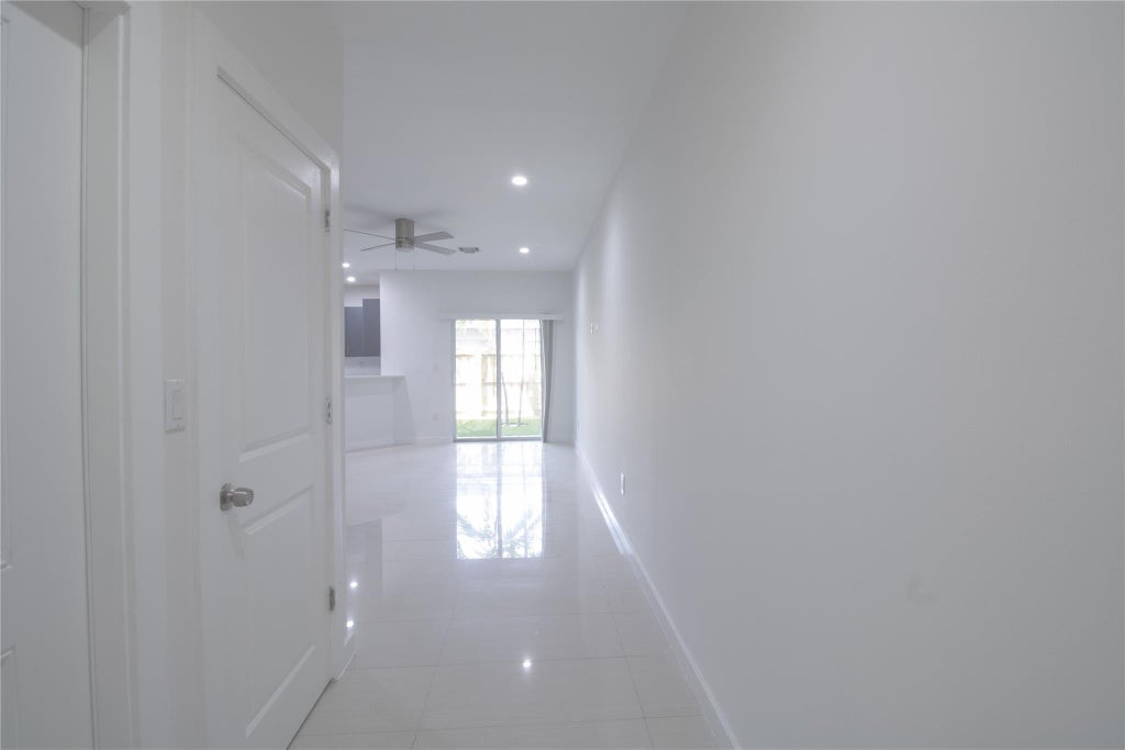 Photo of 422 SE 16TH Street SE, Fort Lauderdale, FL 33316 (MLS # B26092757)