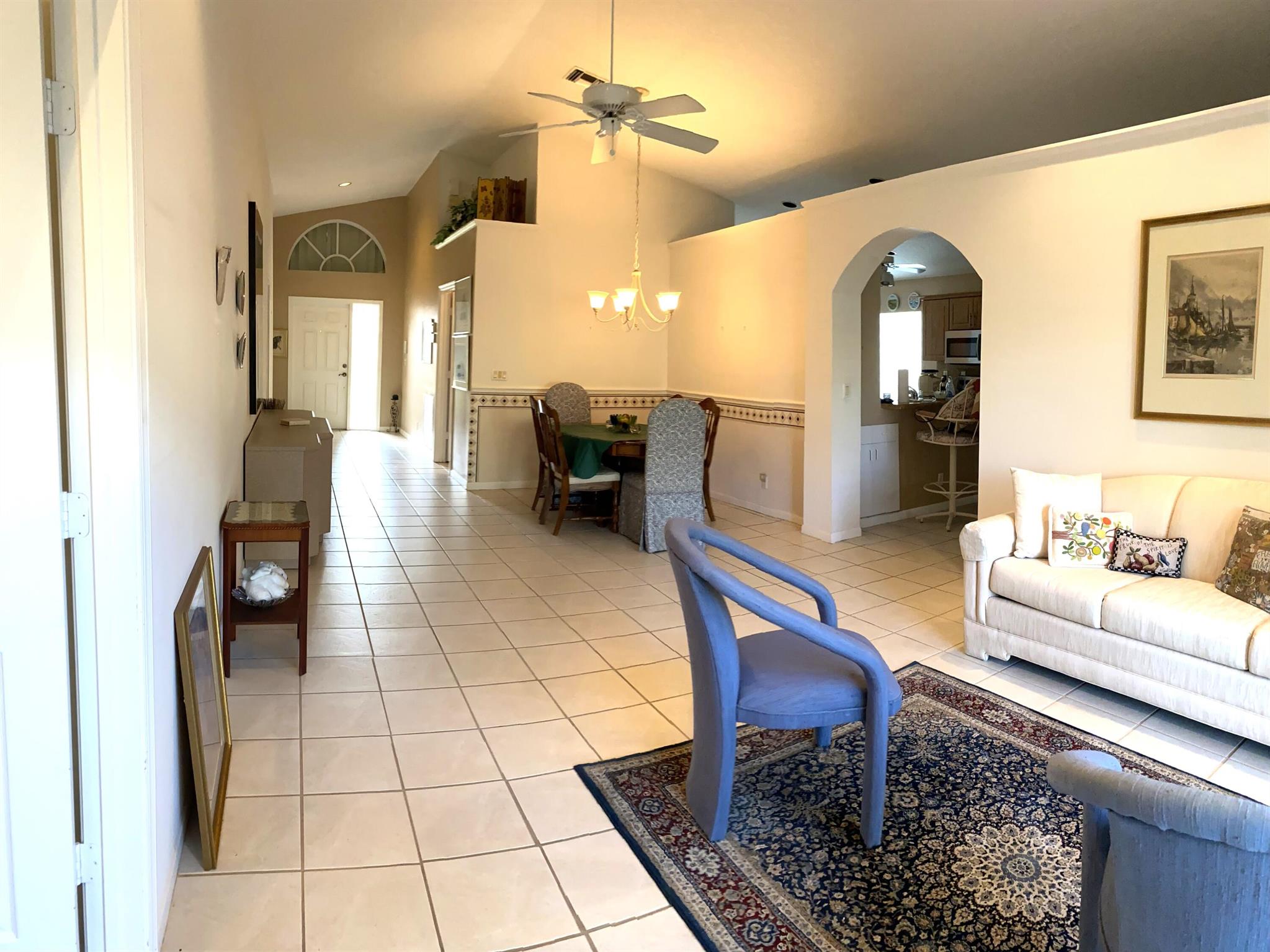 ROYAL LAKES - Residential