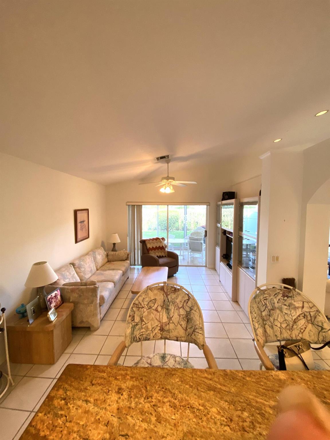 ROYAL LAKES - Residential