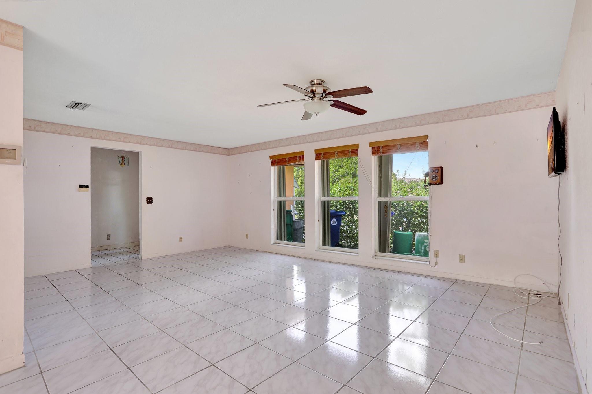 8300 NW 35th Ct