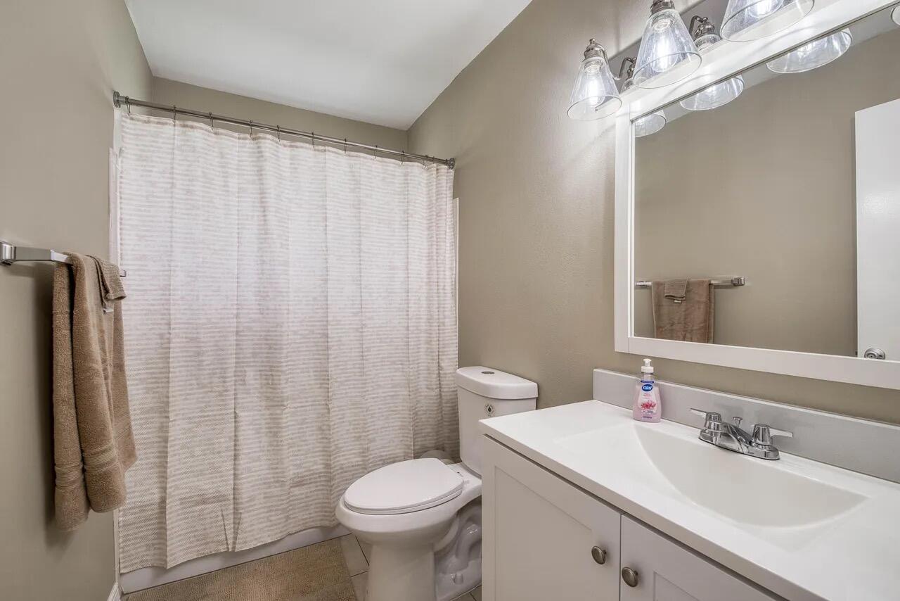 CEDAR POINTE CONDO - Residential Lease