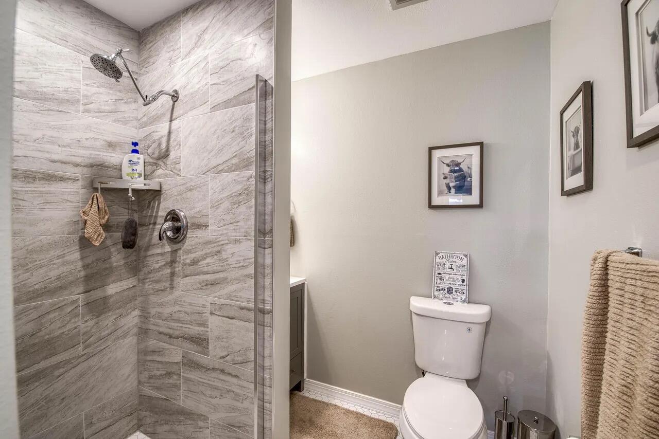 CEDAR POINTE CONDO - Residential Lease