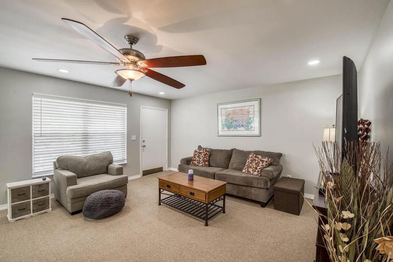 CEDAR POINTE CONDO - Residential Lease