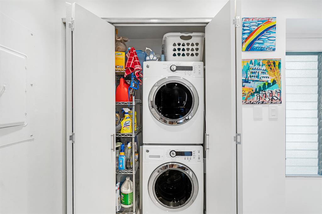 REEF CONDO - Residential