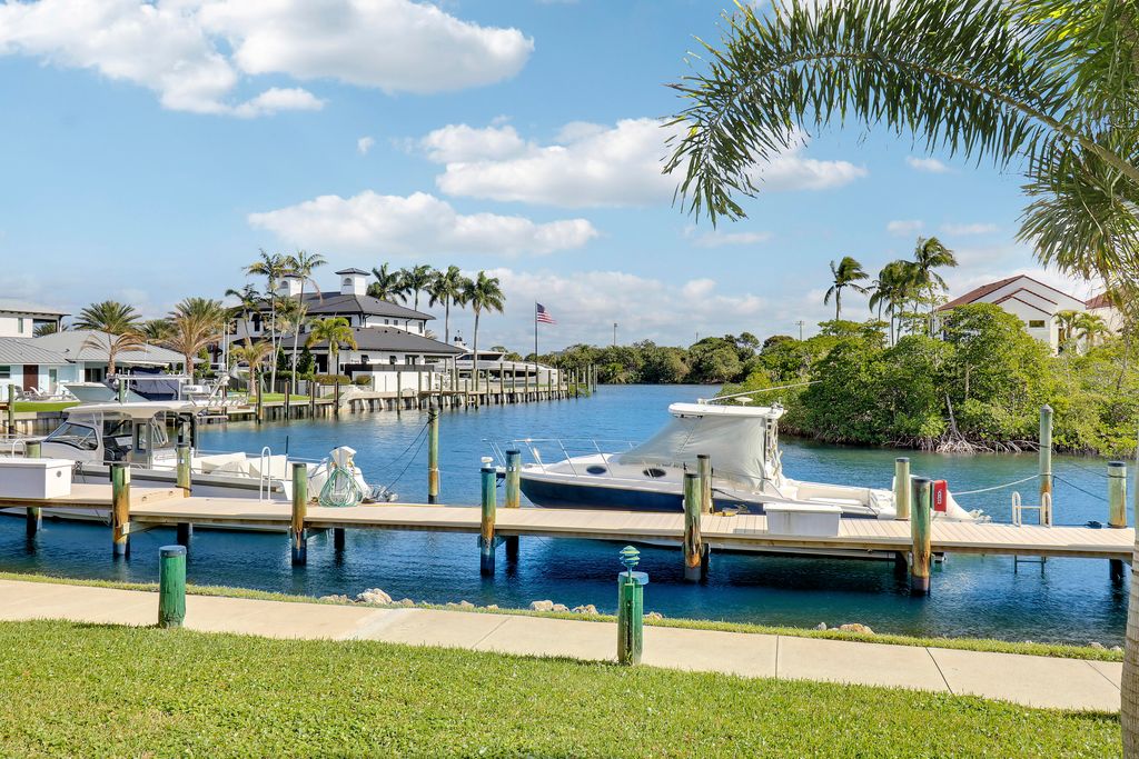 Photo of 2319 Treasure Isle 50 Drive #50, Palm Beach Gardens, FL 33410 (MLS # R11108295)