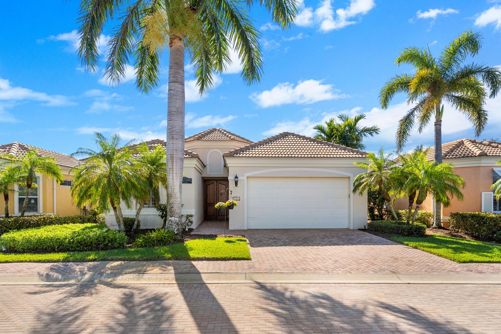 Photo of 2001 Lynx Drive Dr, Fort Pierce, FL 34949 (MLS # R10780528)