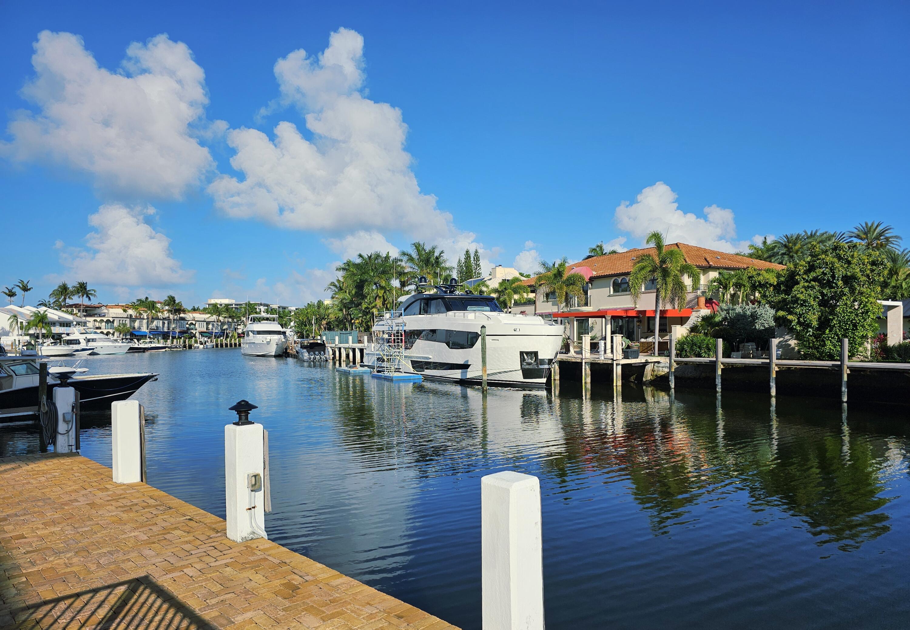 1332 Bayview Drive 402