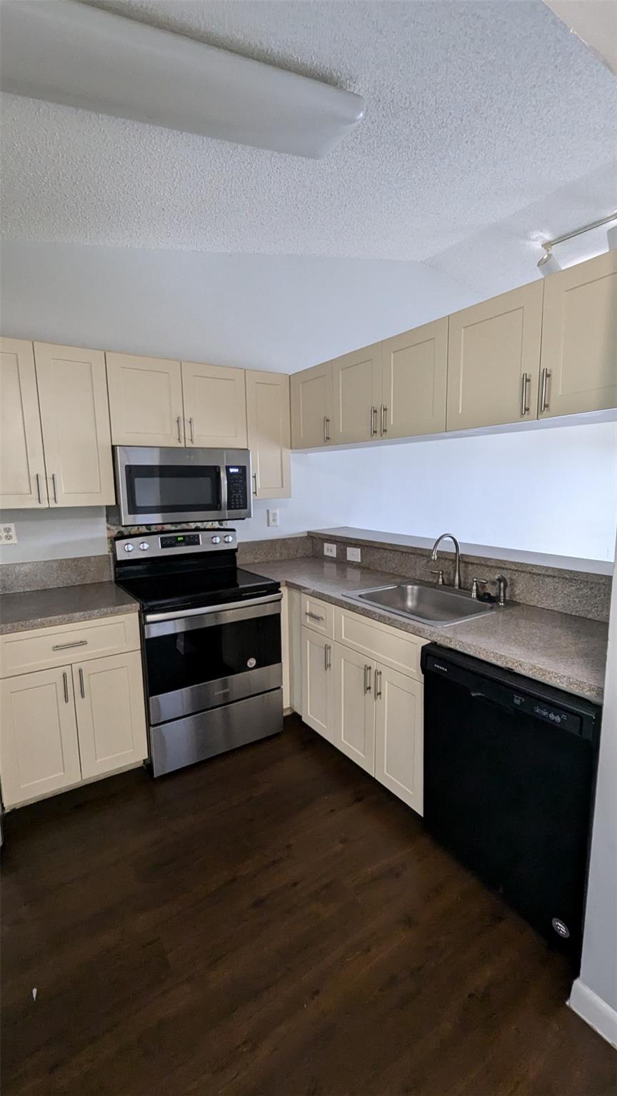 Villas De Venezia Condo - Residential Lease