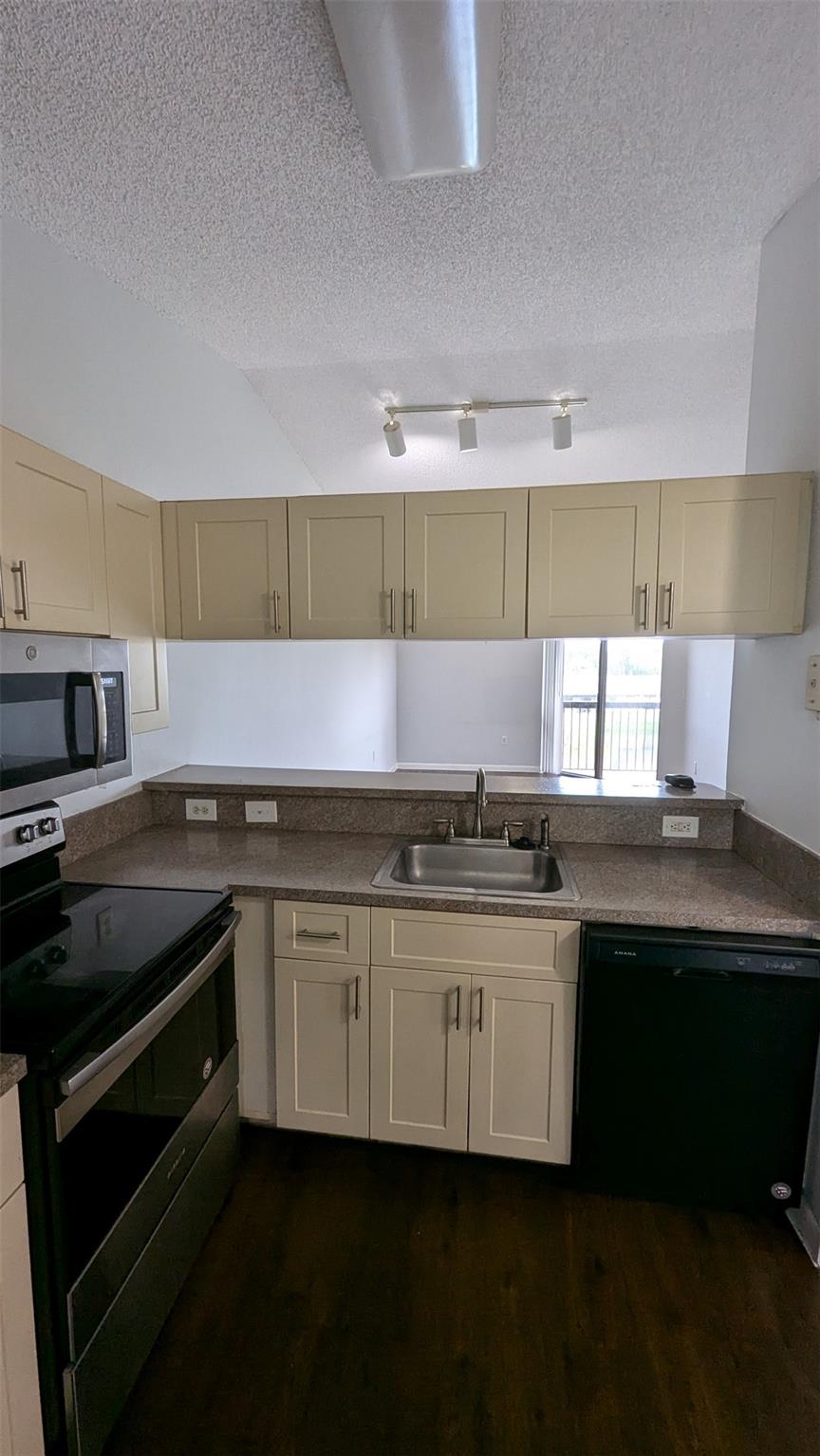 Villas De Venezia Condo - Residential Lease