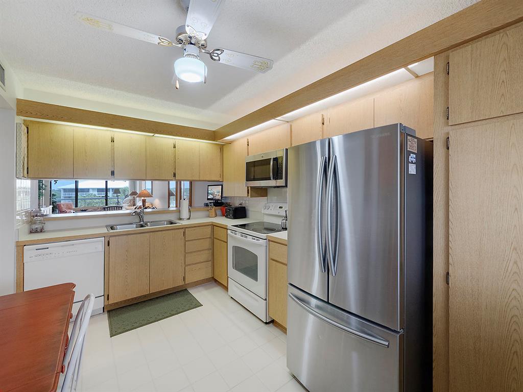 WHITEHALL VILLAGE - Residential