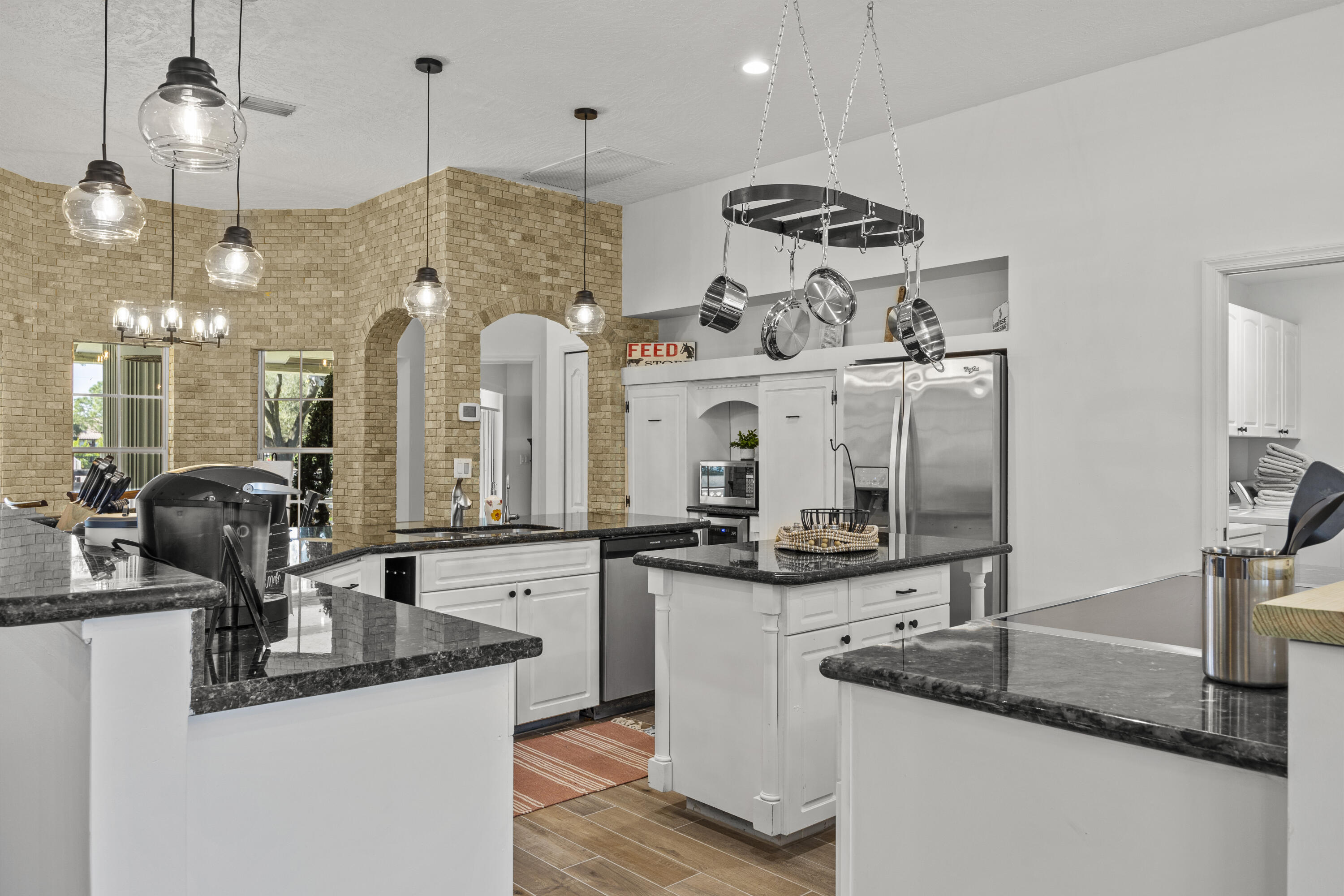 1782 Clydesdale Avenue House