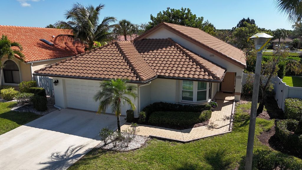 Photo of 186 Citrus Trail Circle, Boynton Beach, FL 33436 (MLS # B26021694)