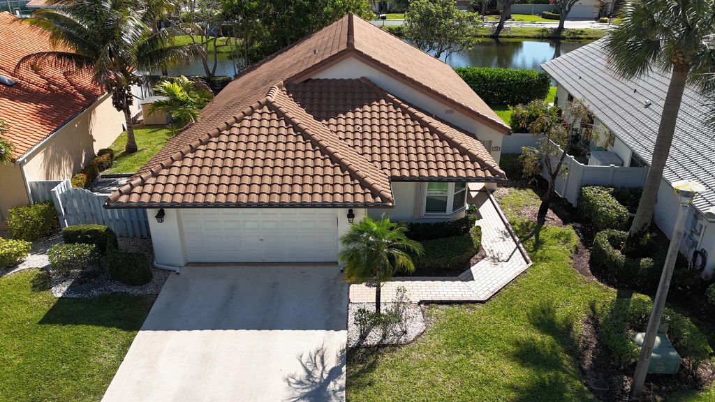 Photo of 186 Citrus Trail Circle, Boynton Beach, FL 33436 (MLS # B26021694)
