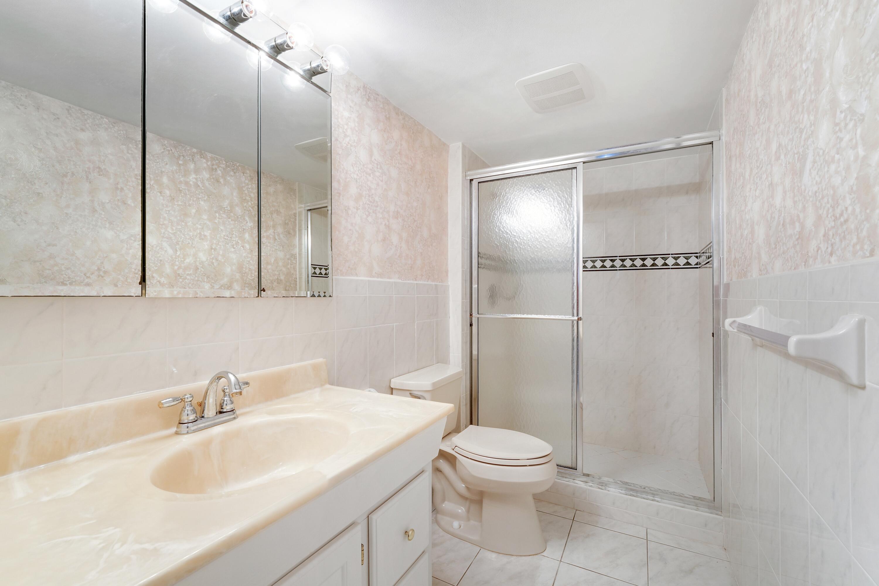 REGENCY TOWER SOUTH CONDO - Residential