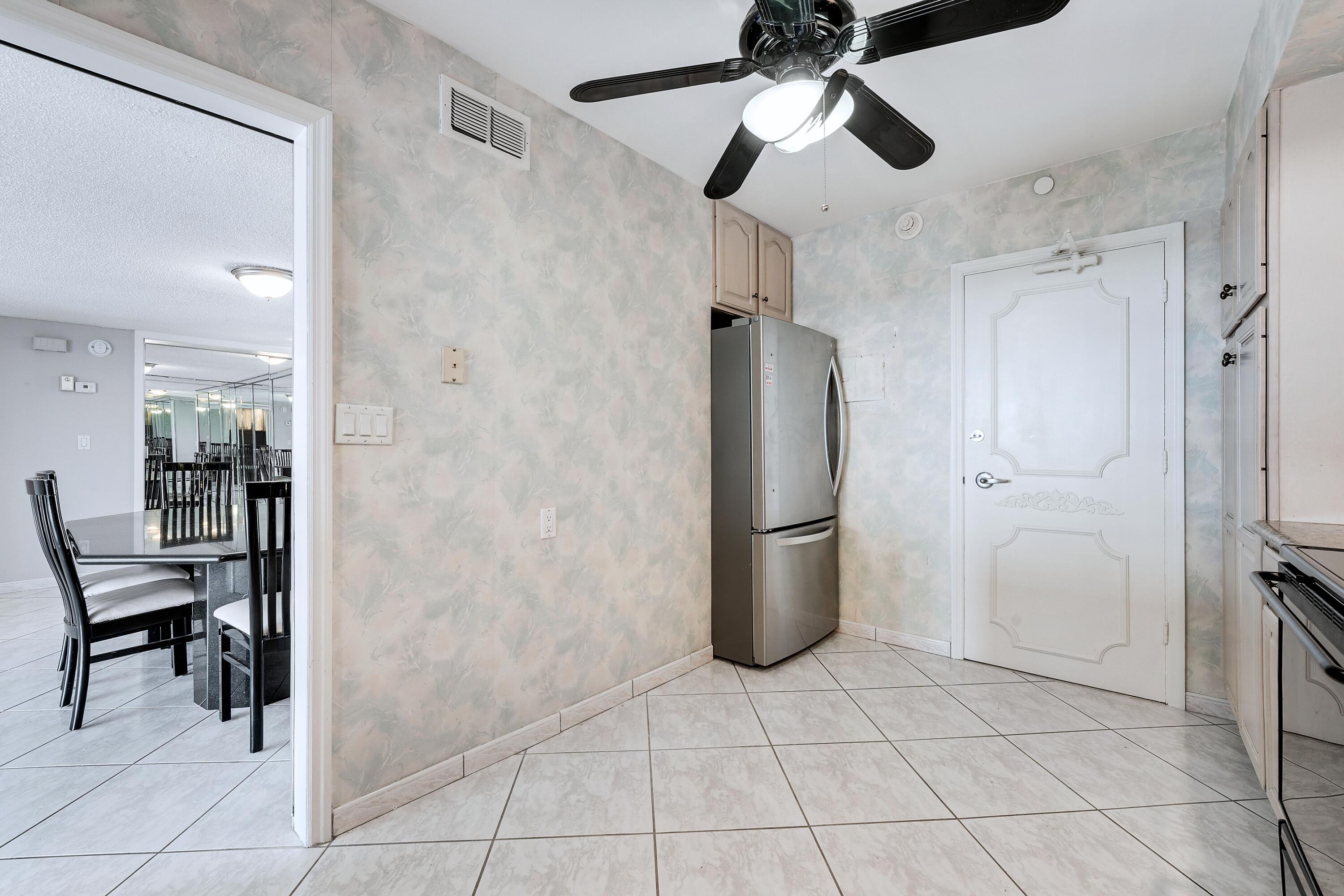 REGENCY TOWER SOUTH CONDO - Residential