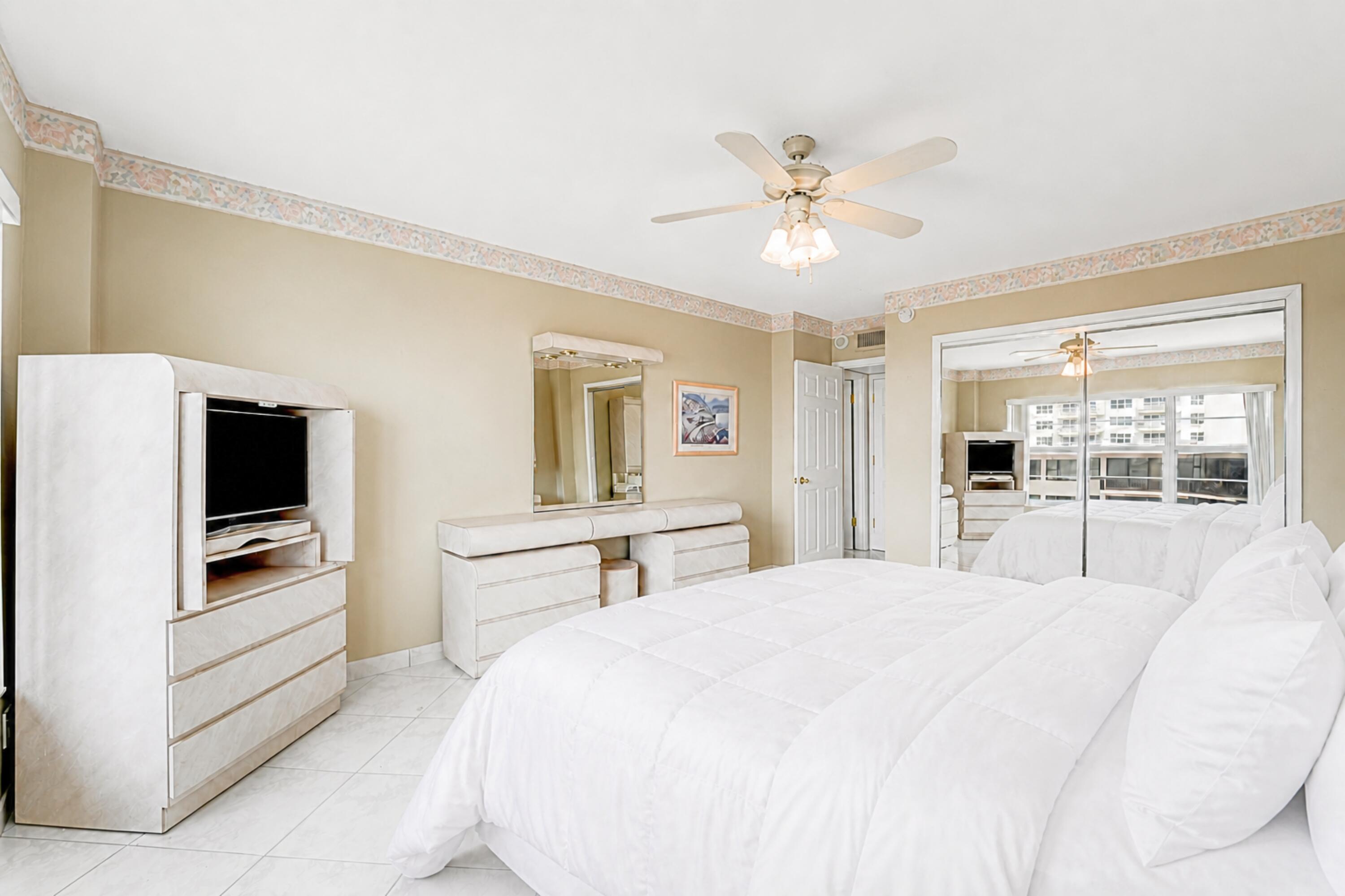 REGENCY TOWER SOUTH CONDO - Residential