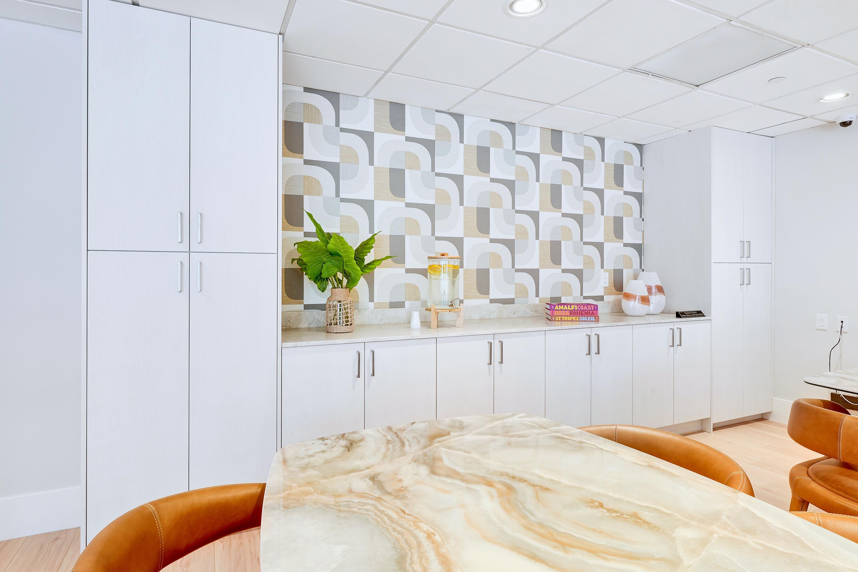 REGENCY TOWER SOUTH CONDO - Residential