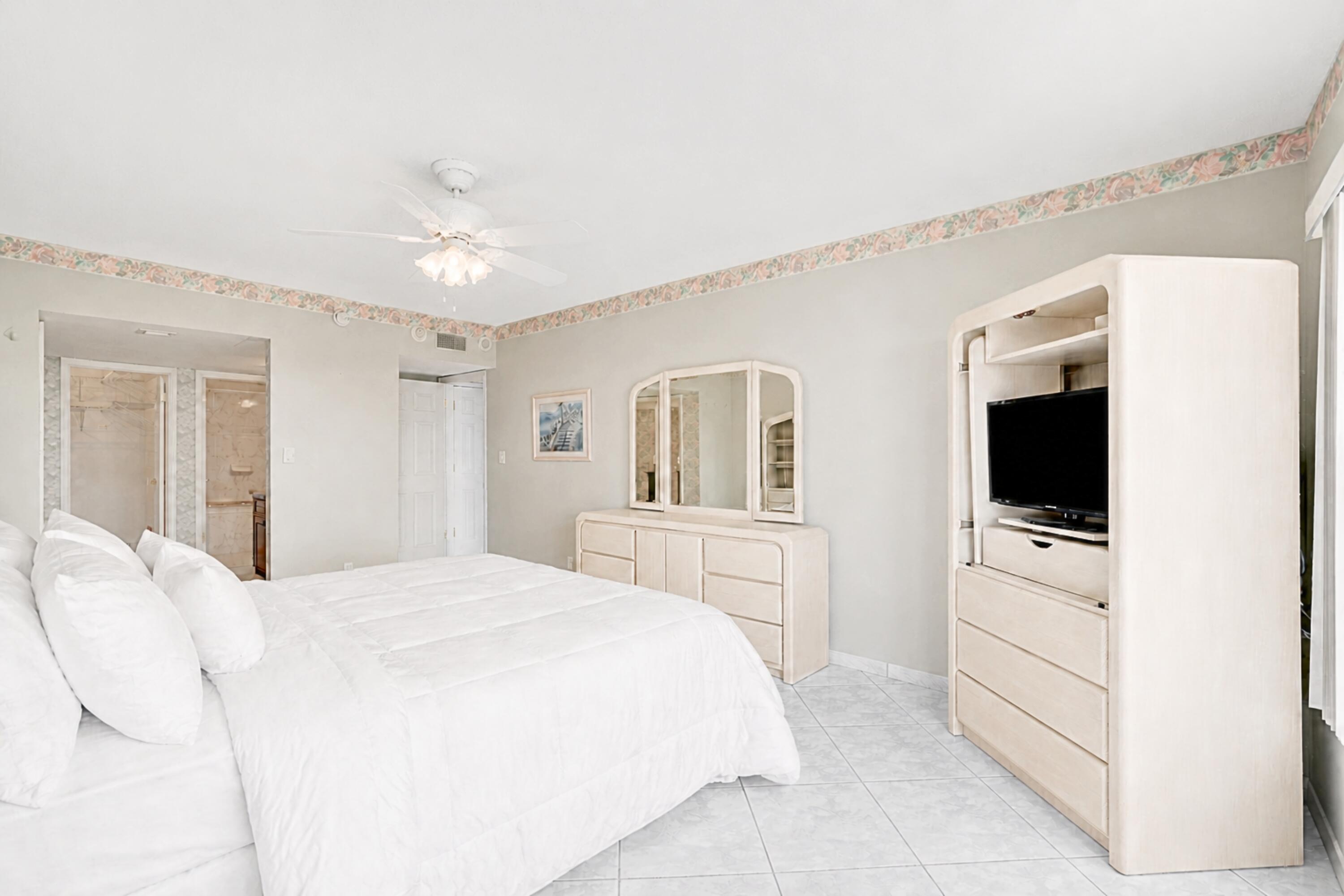REGENCY TOWER SOUTH CONDO - Residential