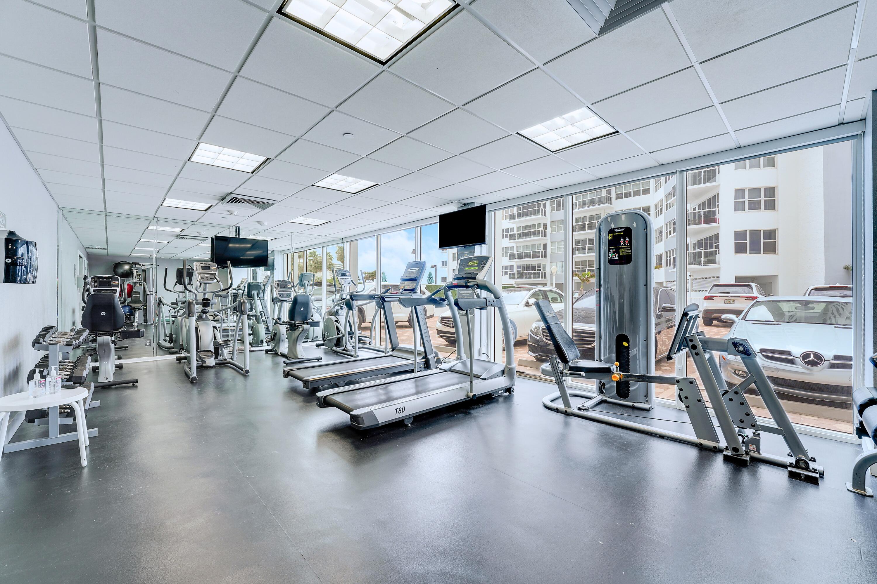REGENCY TOWER SOUTH CONDO - Residential