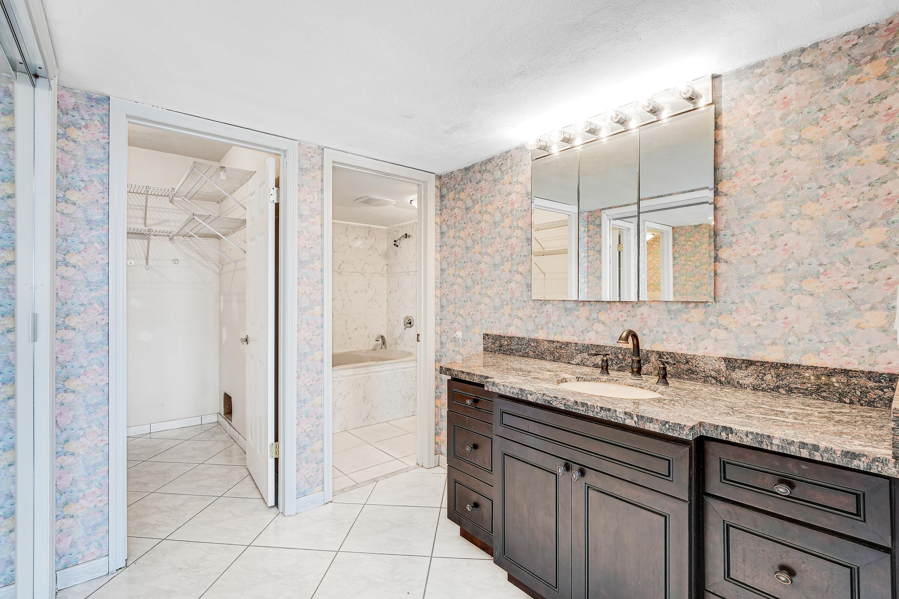 REGENCY TOWER SOUTH CONDO - Residential