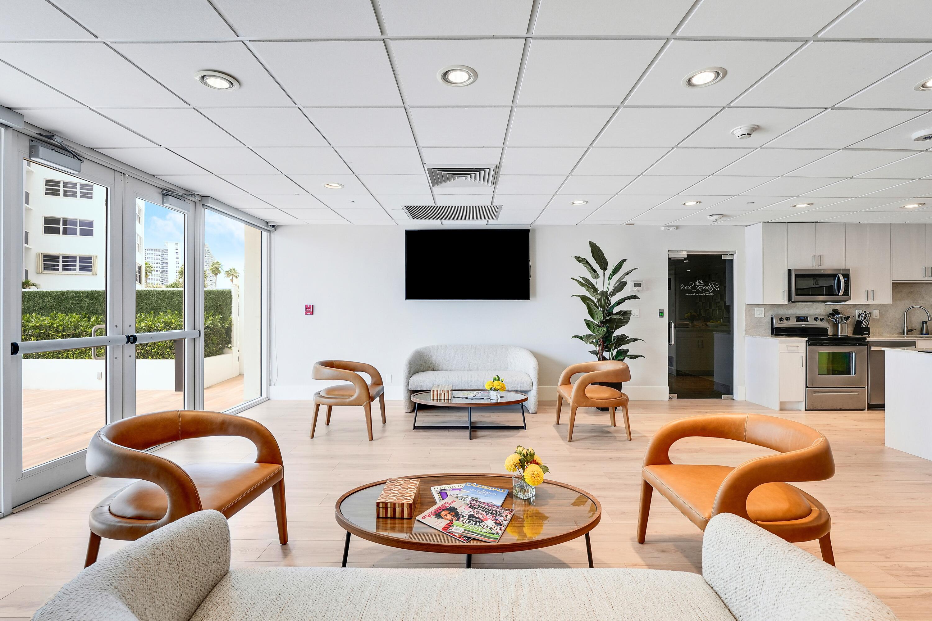 REGENCY TOWER SOUTH CONDO - Residential