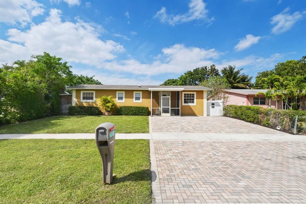 Photo of 3919 Kewanee Road, Lake Worth, FL 33462 (MLS # R10702521)