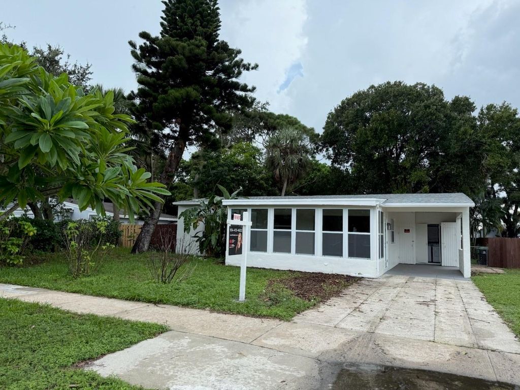 Photo of 113 SW 22nd Avenue, Fort Lauderdale, FL 33312 (MLS # F10526999)