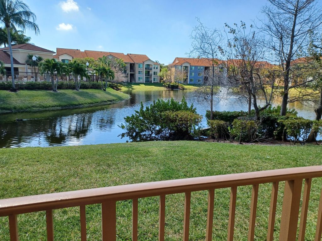 Photo of 408 Villa Circle, Boynton Beach, FL 33435 (MLS # R10782515)