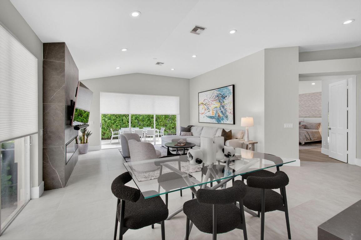 LAUREL POINTE - Residential