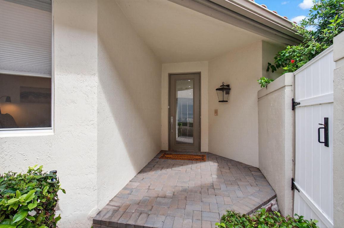 LAUREL POINTE - Residential