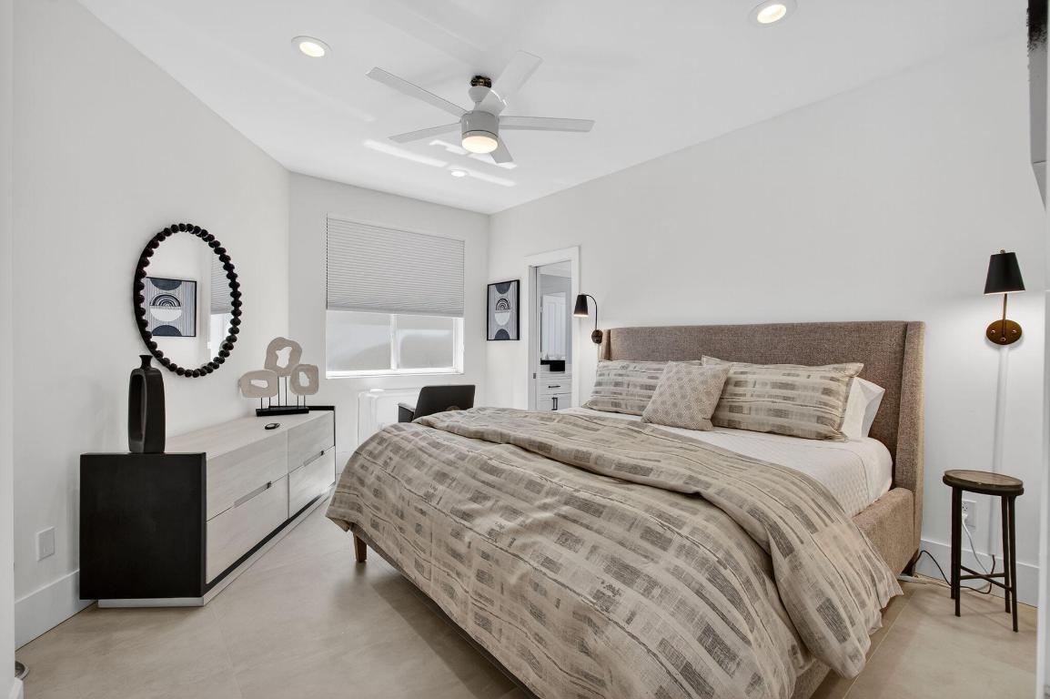 LAUREL POINTE - Residential