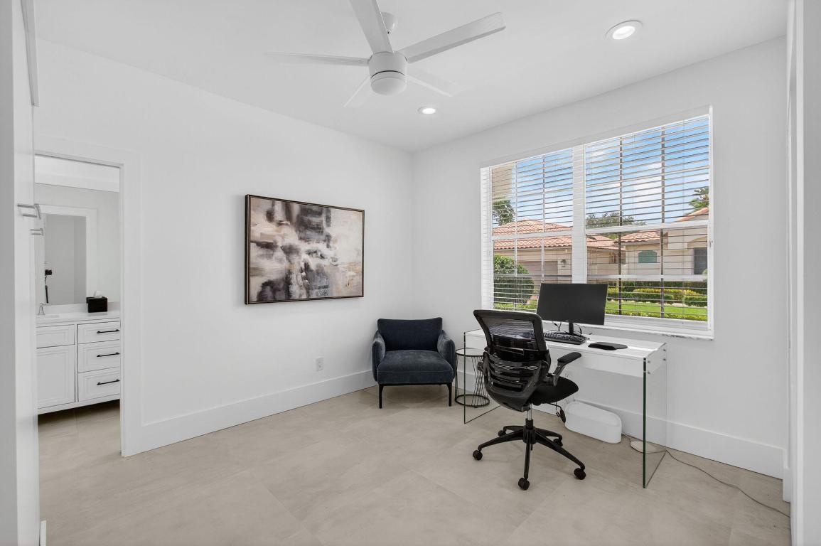 LAUREL POINTE - Residential