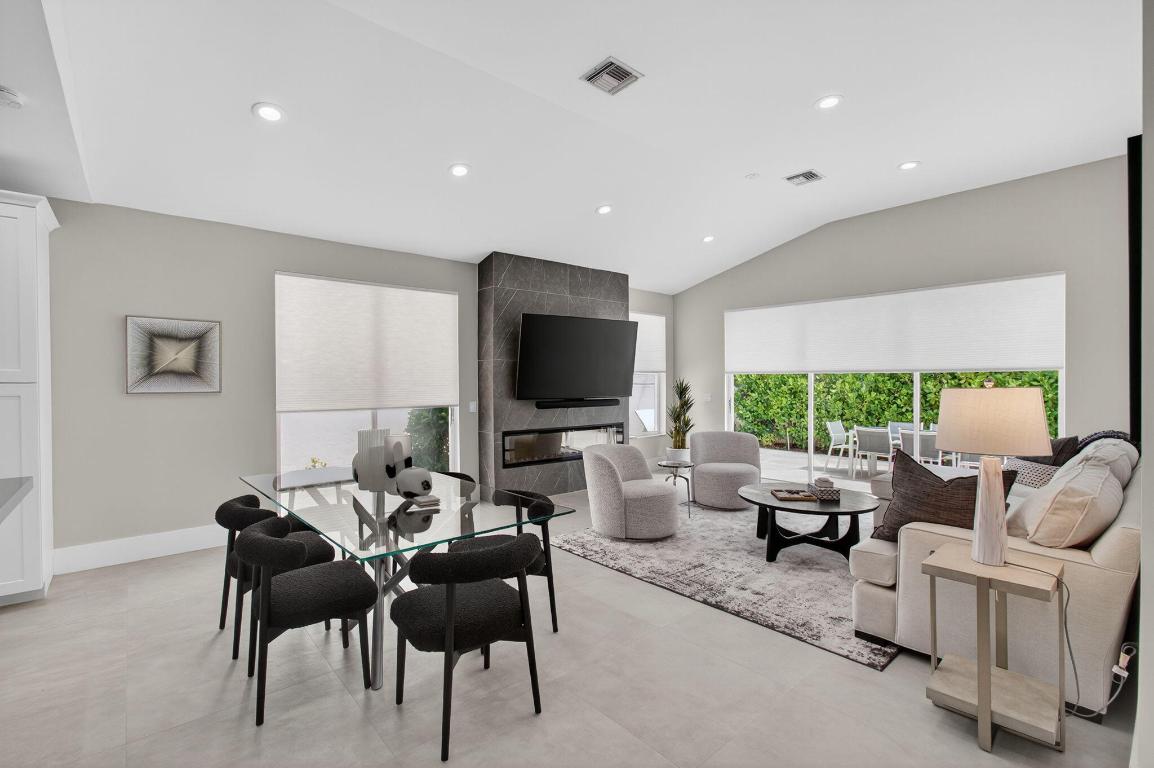 LAUREL POINTE - Residential