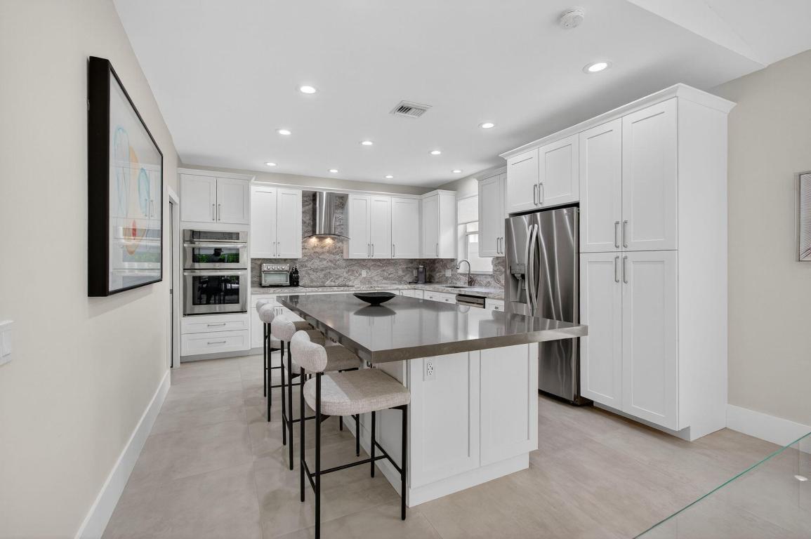 LAUREL POINTE - Residential