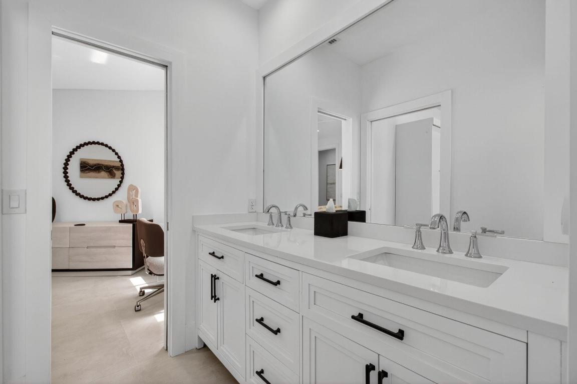 LAUREL POINTE - Residential