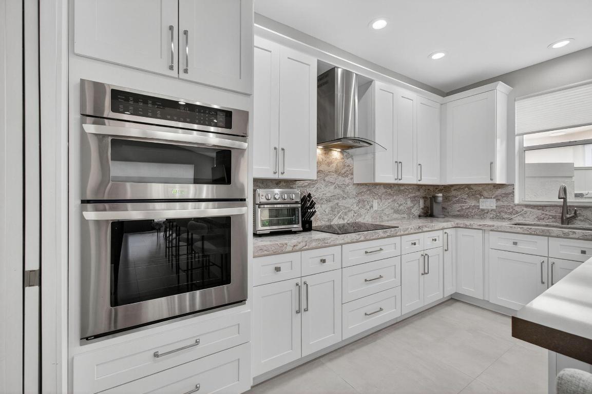 LAUREL POINTE - Residential