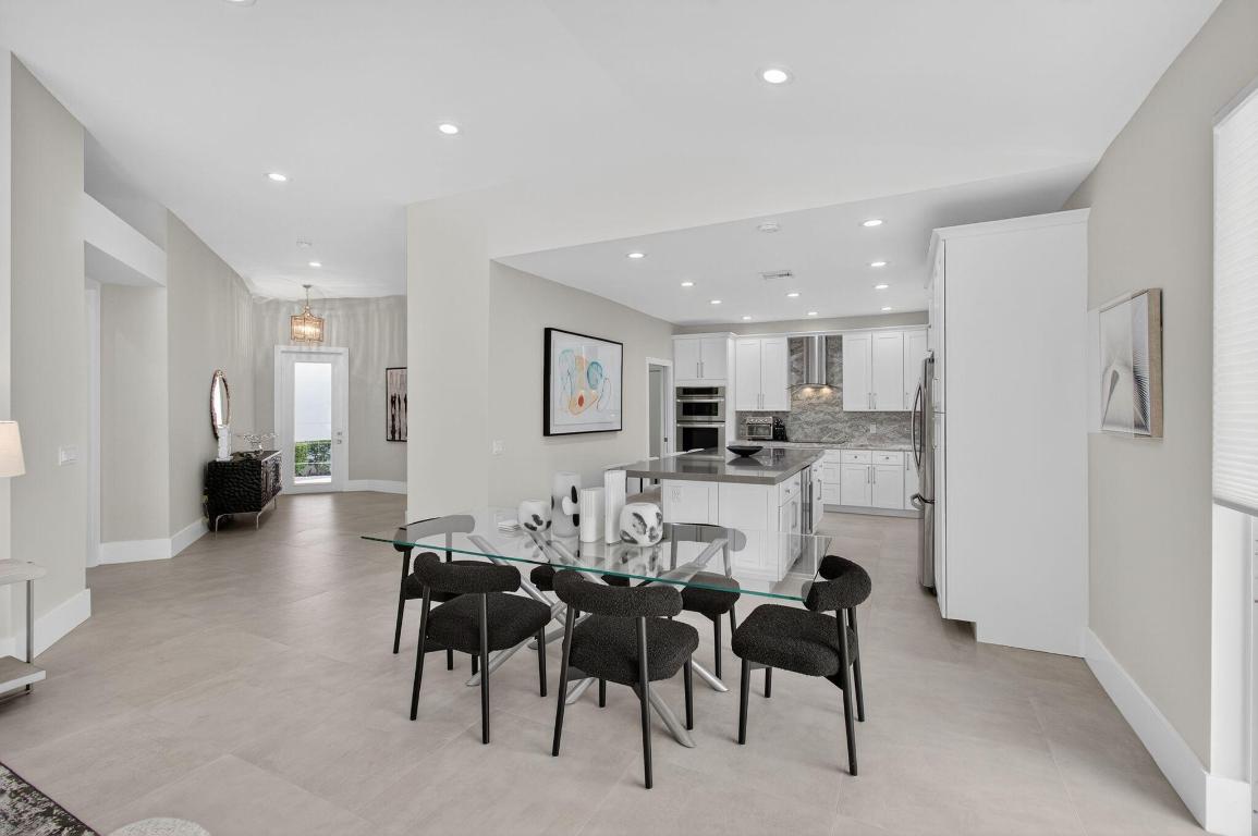 LAUREL POINTE - Residential