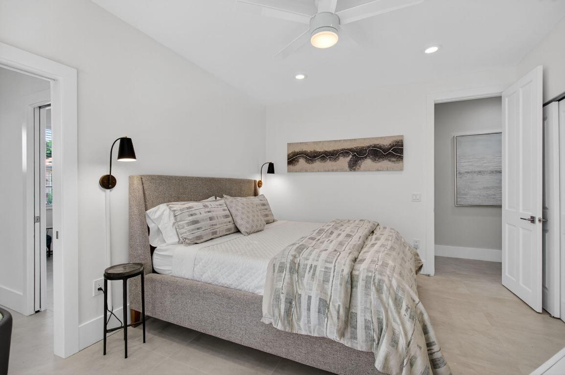 LAUREL POINTE - Residential