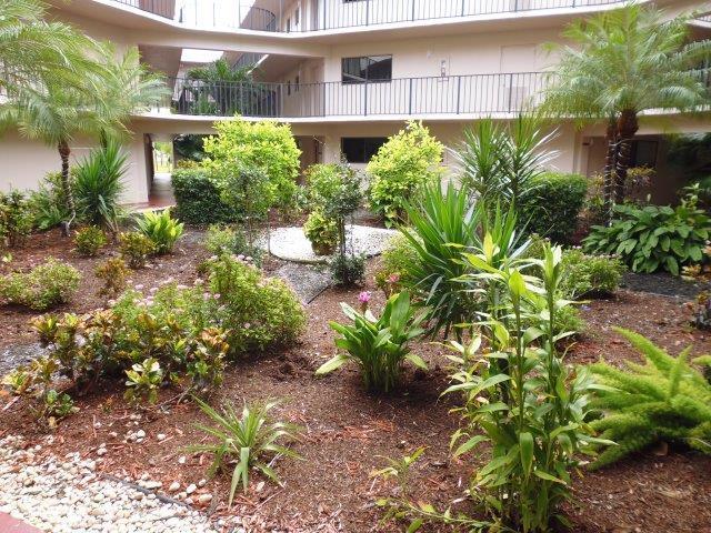 LAS VERDES SEAGRAPE CONDO - Residential