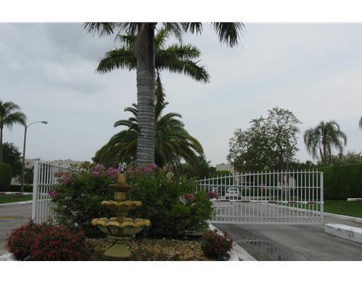 LAS VERDES SEAGRAPE CONDO - Residential